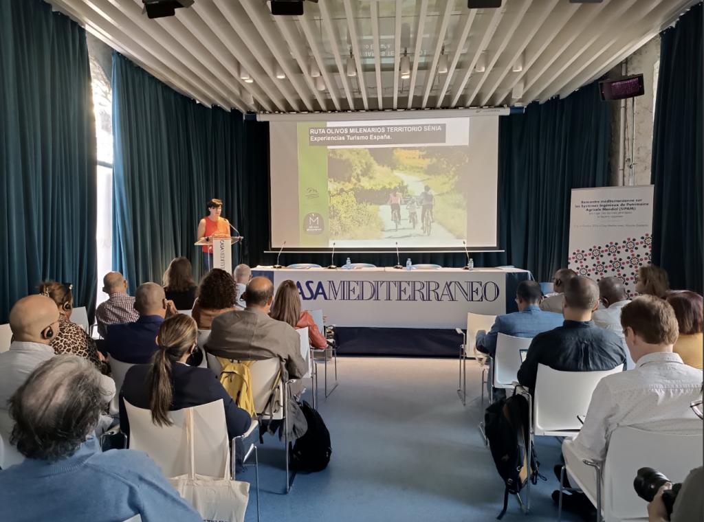 Tere Adell leading a workshop session