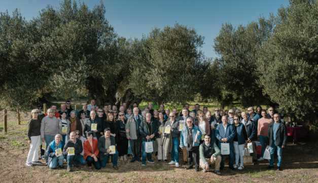 Group photo with Vicente del Bosque at the Arión Natural History Museum
